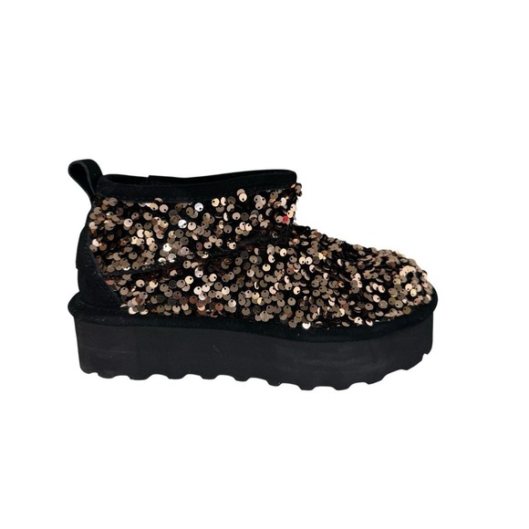 BearPaw Shoes - Bearpaw Women's Retro Platform Bootie Sydney Sequin Gold Women's Size 7 No Box